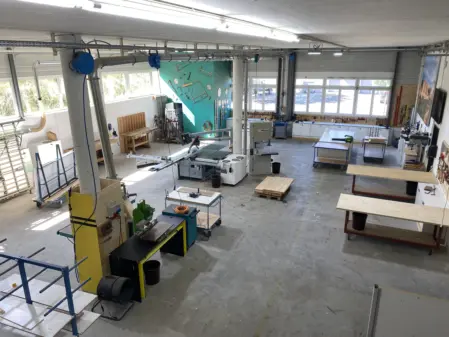 Material- und Werkzeugauswahl: Lacke, Schleifmittel, Zwingen