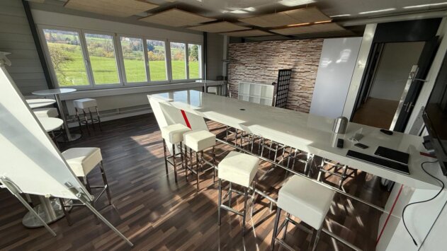 Skizze des Werkstatt-Grundrisses mit markierten Zonen